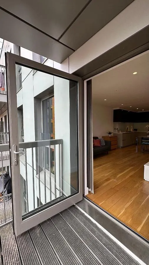 London Rooms In Luxury Apartment United Kingdom