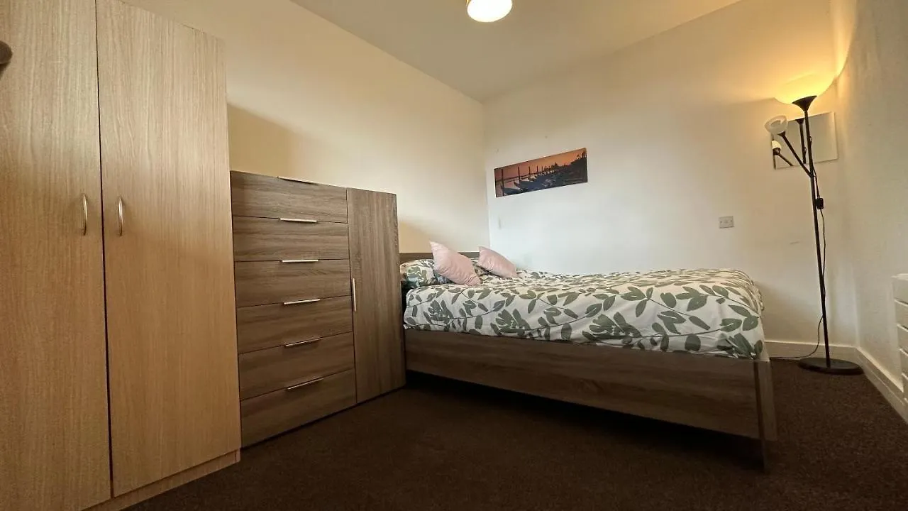 London Rooms In Luxury Apartment Guest house