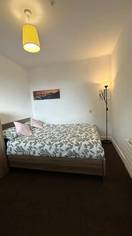 London Rooms In Luxury Apartment 0*,