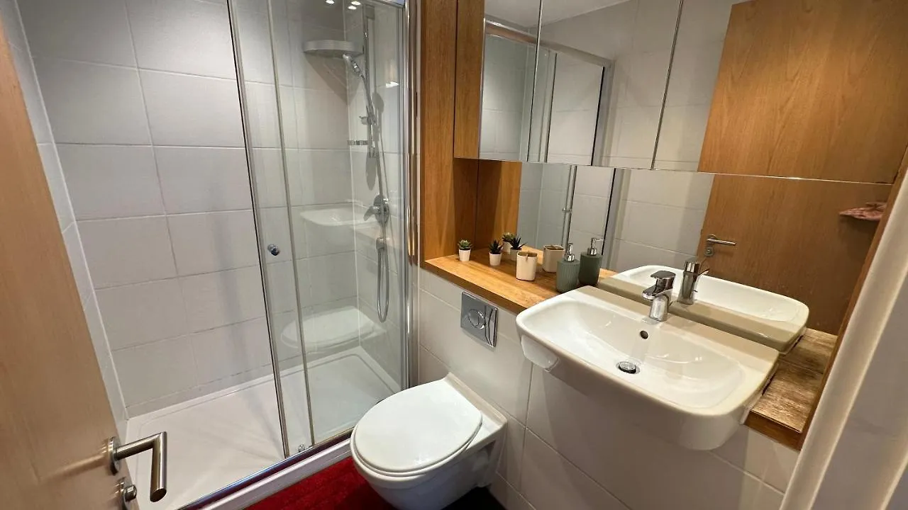 London Rooms In Luxury Apartment United Kingdom