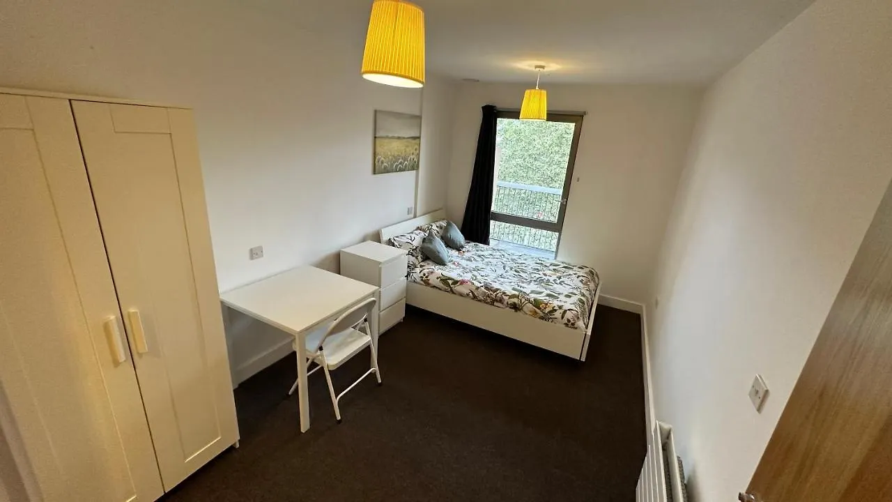 Guest house London Rooms In Luxury Apartment