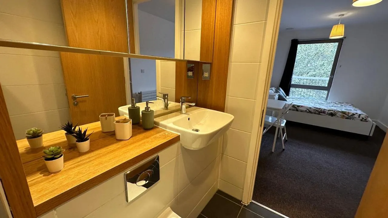 Guest house London Rooms In Luxury Apartment