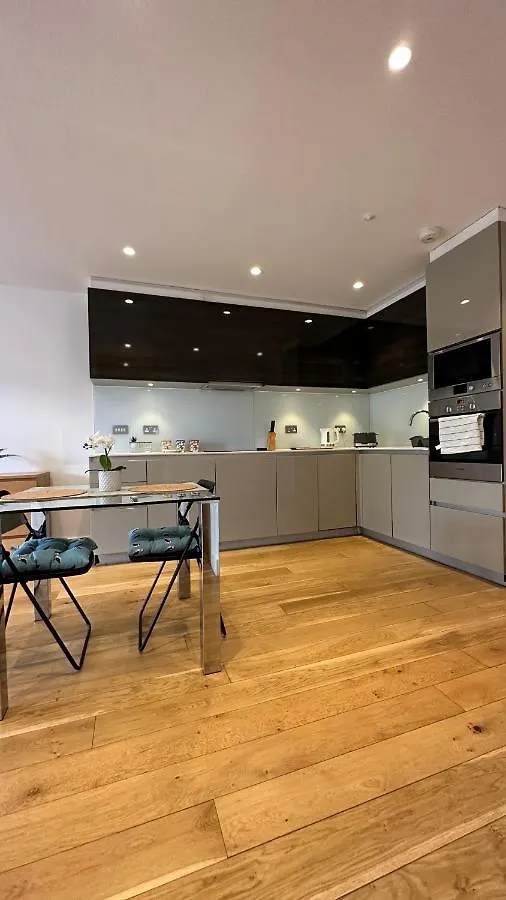 Guest house London Rooms In Luxury Apartment